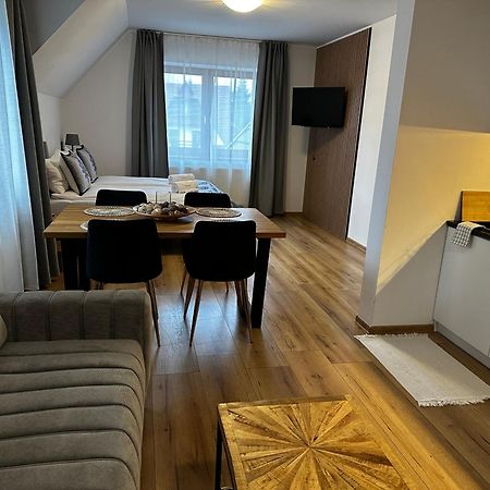 Dw Szarotka Bed & Breakfast เบียลกาตัทร์ชันสกา ภายนอก รูปภาพ