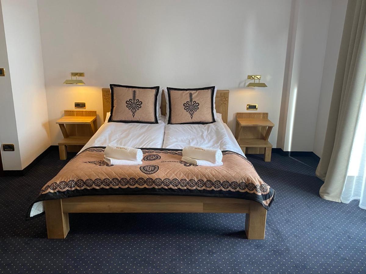 Dw Szarotka Bed & Breakfast เบียลกาตัทร์ชันสกา ภายนอก รูปภาพ